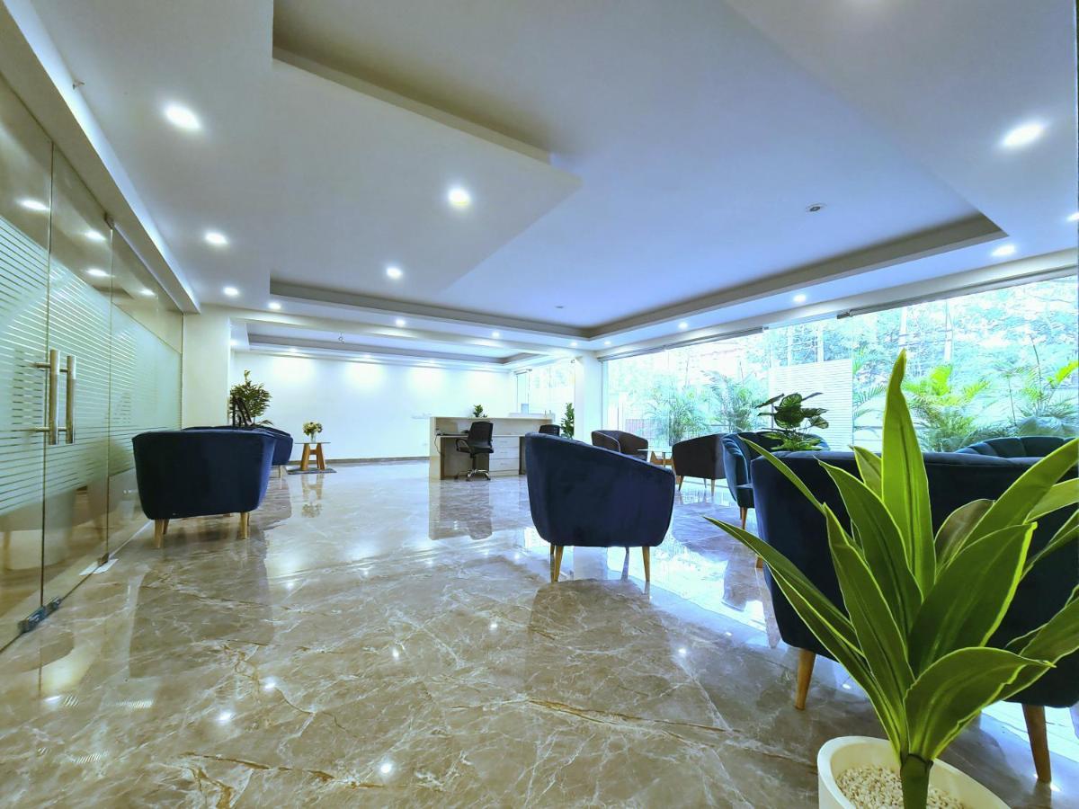 Hotel Golf View Sakura Gurgaon Exterior foto